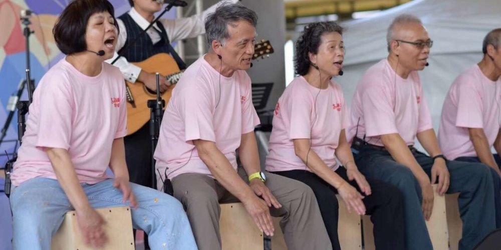 玩樂團、尬街舞　「高年級生俱樂部」找回青春活力